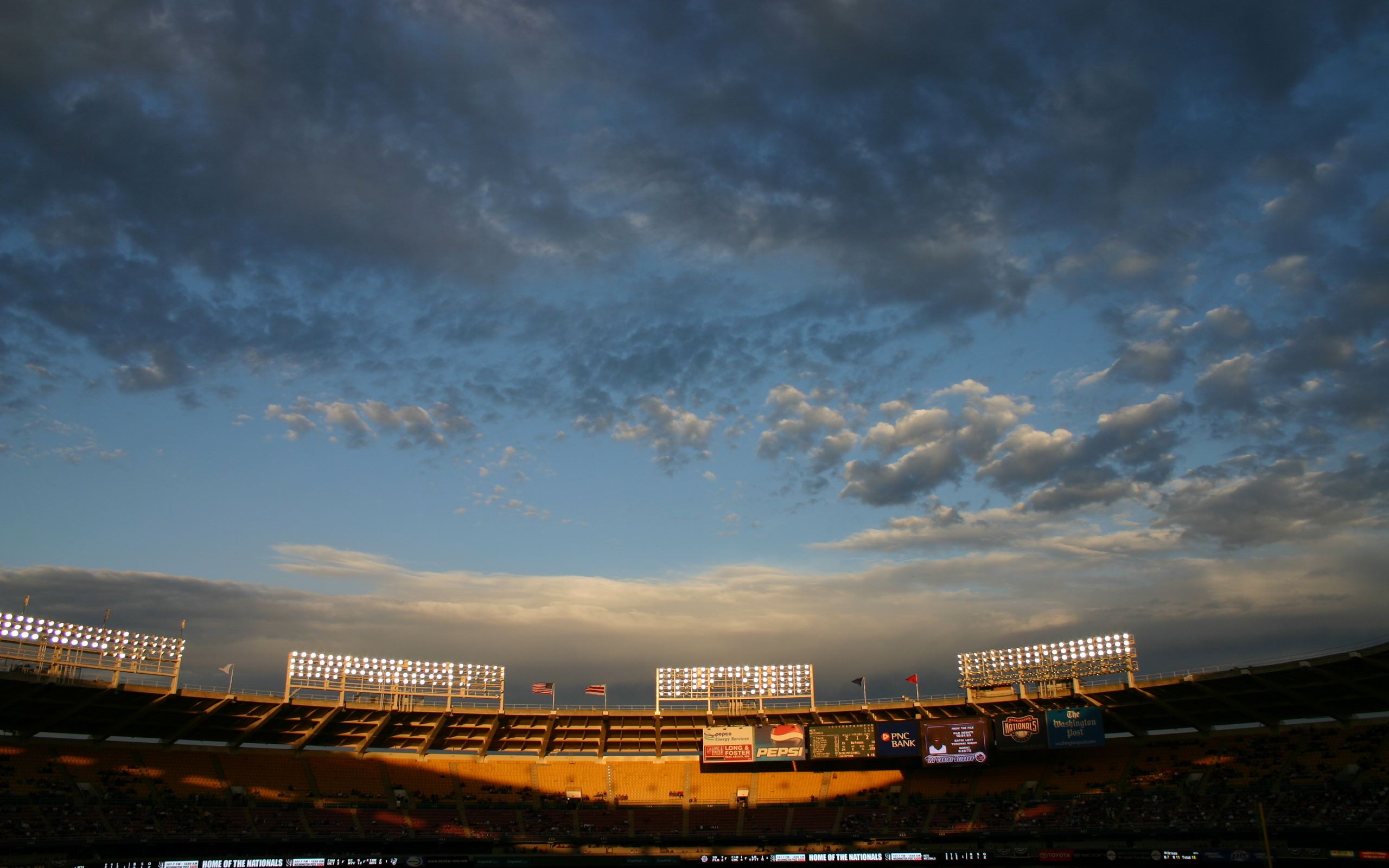 世界举重青年联赛优秀运动员出国交流报道，世界举重冠军奖金多少